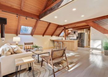 Bamboo and Hardwood: Two Paths to Stunning Interior Flooring