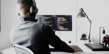 Container Development with AWS Fargate: Simplifying Container Management
