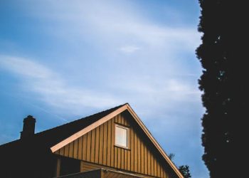 How A New Roof and Siding Can Dramatically Enhance Resale Value and Curb Appeal 