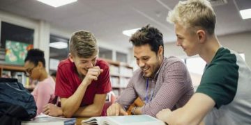 Communicative Language Teaching: A Student-Centered Approach to Fluency