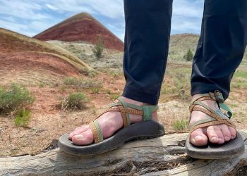 Tips for Choosing Comfortable and Stylish Sandals for Wide Feet
