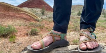 Tips for Choosing Comfortable and Stylish Sandals for Wide Feet