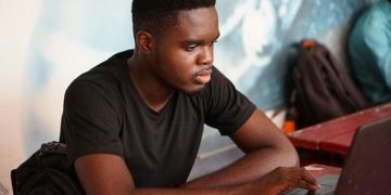Who Can Help Students Write Their Essays?