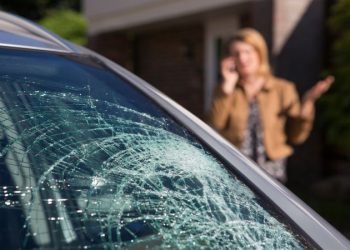 How to Prevent and Repair Windshield Cracks
