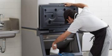 Ice Machine Maintaining and Caring : Prolonging the Life of Your Investment