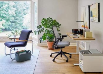 Customized Comfort: Tailoring Executive Desks to Personalized Preferences