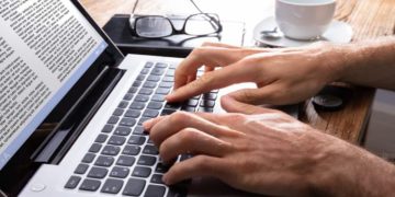 HIX Proofreader Review: Best Free Online Writing Tool