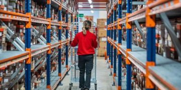 Maximizing Storage Space: The Advantages of Wide Span Shelving