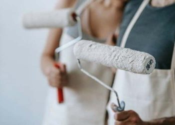 Benefits of Having a Professional Painter Paint Your Home