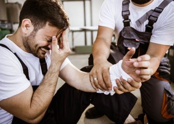 How Seasonal Employment Affects Workers’ Compensation Claims in Arizona 