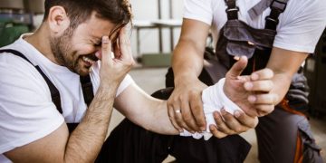 How Seasonal Employment Affects Workers’ Compensation Claims in Arizona 