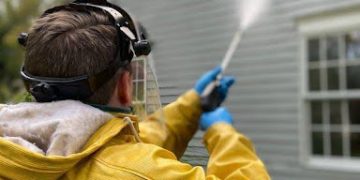 Residential Pressure Washing Tips for New Homeowners 