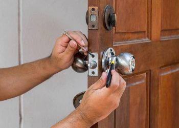 Common Lock Problems and How Emergency Locksmiths Can Help