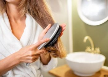 Dry & Damaged Hair: Common Causes and How to Fix it – 2024 Guide