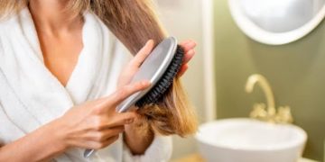 Dry & Damaged Hair: Common Causes and How to Fix it – 2024 Guide