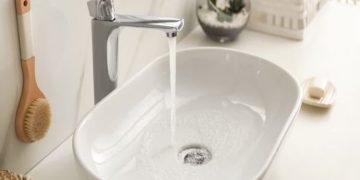 Sink Unclogging Mastery | Montreal 5 Star Drain