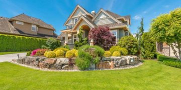 Achieve Your Dream Landscape With the Help of a Landscape Supply Store