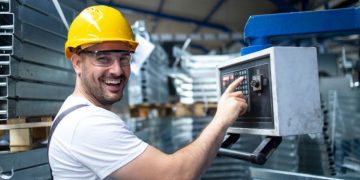 Unlock Precision with Top CNC Machines & Tech