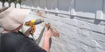 Brick Paint Removal Guide: How to Remove Paint from a Brick House with Ease