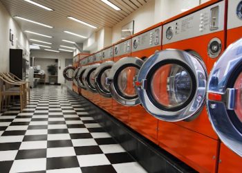 Cutting-Edge Laundromat Features to Outshine the Competition