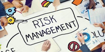 Navigating Uncertainty: The Role of Risk in Color Prediction Strategies