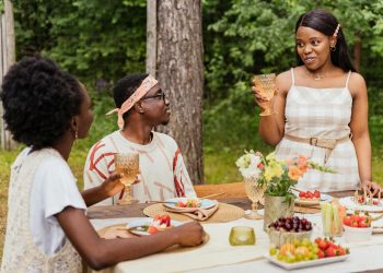 Tips for Creating the Perfect Al Fresco Dining Setting