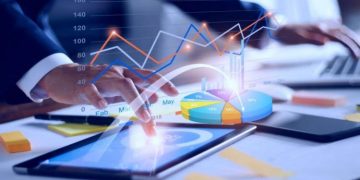 Economic Cycles and You: Navigating the Ups and Downs for Wealth