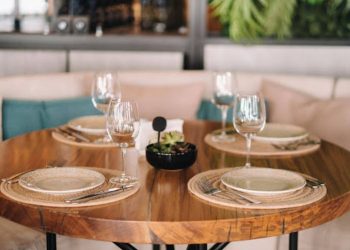 Elegant Dining Room Tables and More: 3 Tricks Designers Use to Instantly Elevate a Dining Space