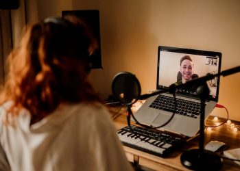 The Impact of Virtual Vocal Coaching: Shaping Singers Worldwide