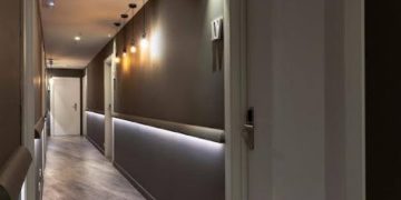 Commercial Grade VS Residential Grade Strip Light Fixture: What’s the Difference?