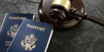 How immigration lawyers help in navigating the visa application process 