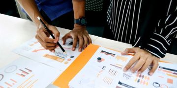 Integrating Web Design and Business Analytics for Strategic Insights