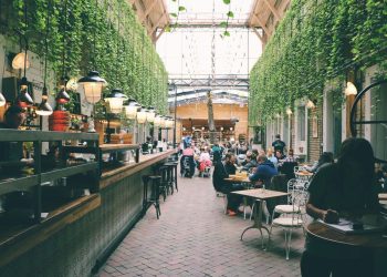 Top Tips for Choosing the Perfect Restaurant While Traveling