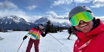 Essential Travel Tips for Skiers and Snowboarders Heading to the Alps
