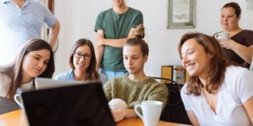 The Role of Student Clubs and Organizations in B-Schools
