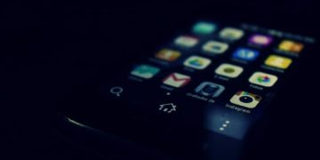 Key factors to consider when designing a mobile app’s UI/UX
