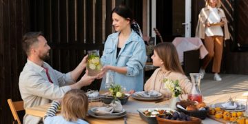 Year-Round Outdoor Kitchen: 5 Tips for Dining Al Fresco Anytime