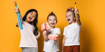 Healthy Teeth, Happy Holidays: Christmas and New Year Dental Tips for Kelowna Residents