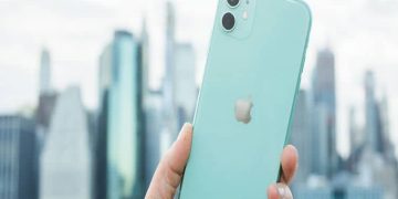 The Pros and Cons of Getting an iPhone: Is It a Smart Purchase?