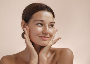 Exploring How A Facelift Can Help You Look As Young As You Feel