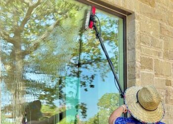 Can a Window Washer Near Granbury TX Make Your Home Look Brand New Again?