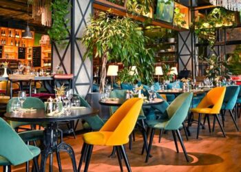 Custom Restaurant Furniture Ideas to Match Your Brand and Space